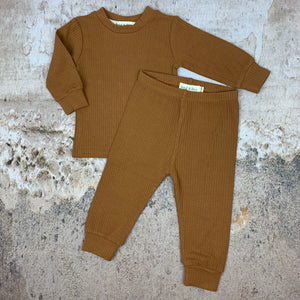 wide ribbed organic set in rust