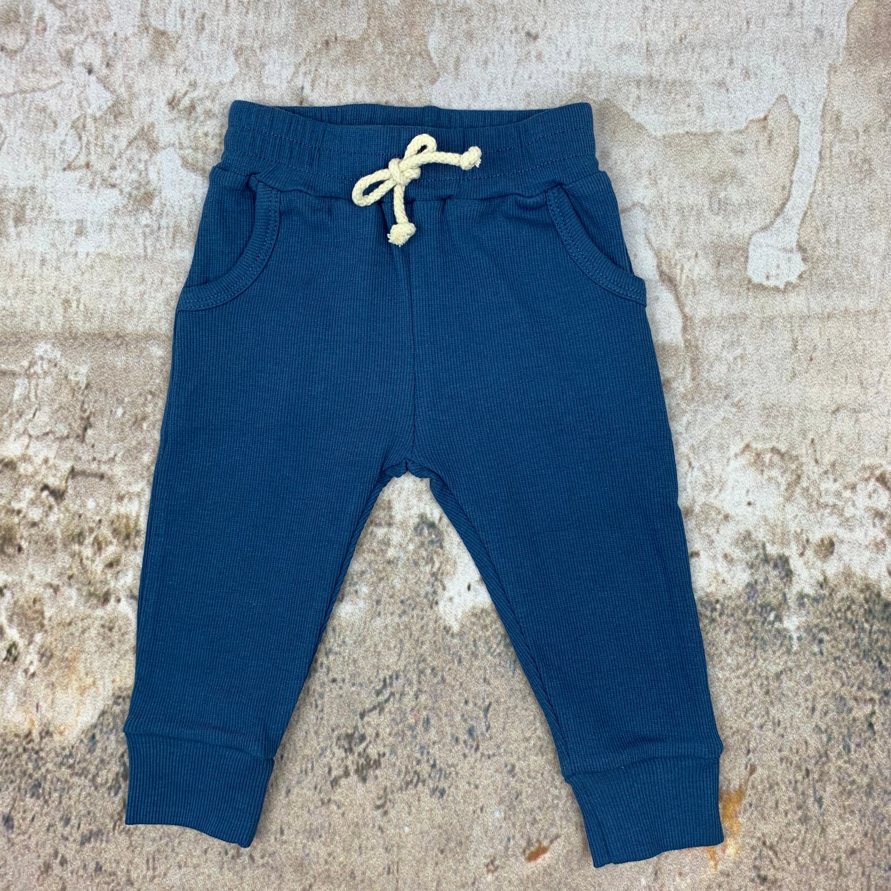 organic easy pants in blueberry