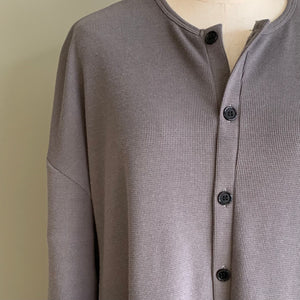 tight knit waffle robe in stone grey